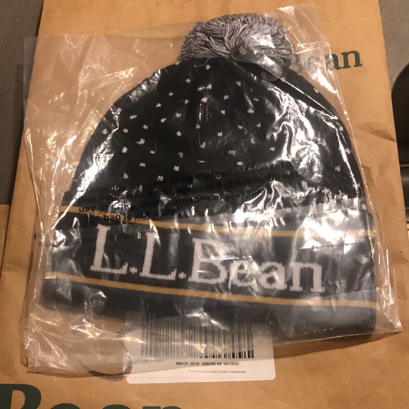 NWT Adult L.L.Bean x Peanuts Katahdin Pom Hat - Picture 3 of 3